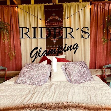 Готель Rider'S Glamping Back Екстер'єр фото