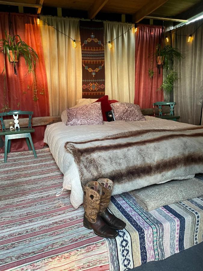 Готель Rider'S Glamping Back Екстер'єр фото
