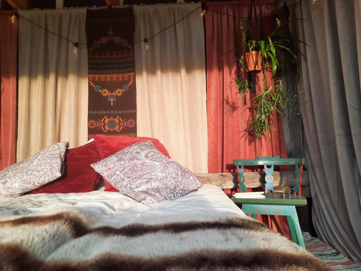 Готель Rider'S Glamping Back Екстер'єр фото
